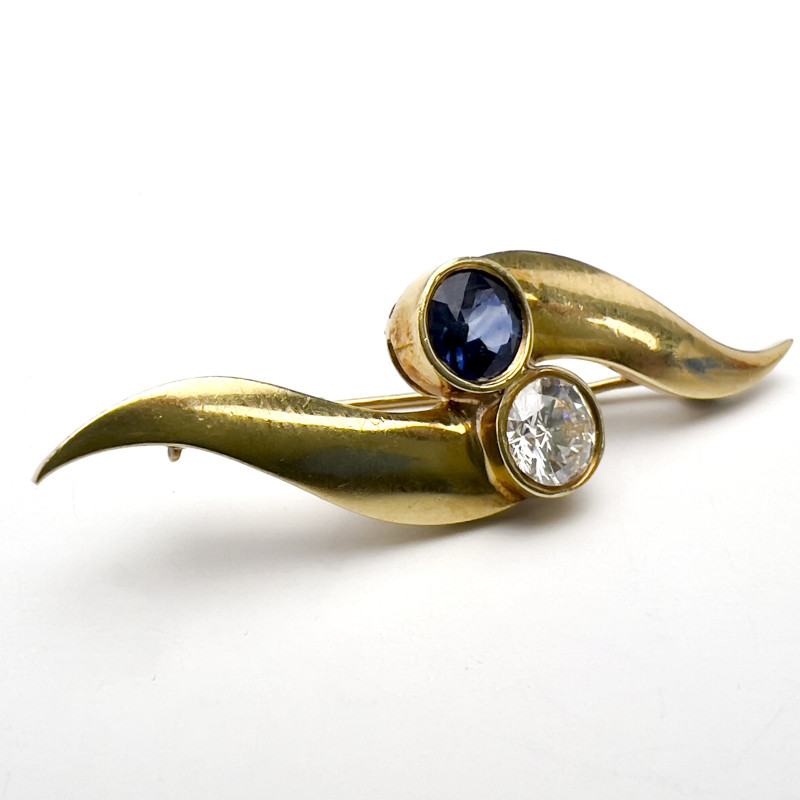 Gold Brooch with Diamond and Sapphire
