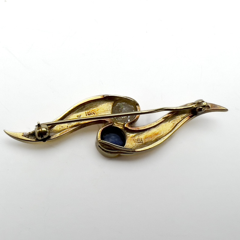 Gold Brooch with Diamond and Sapphire