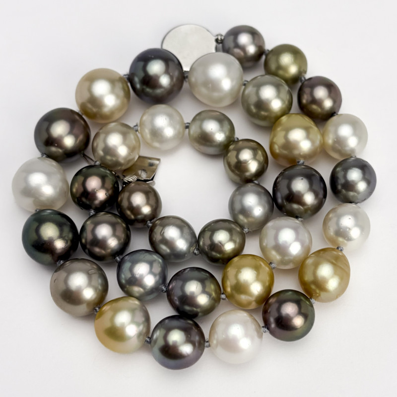 Graduated Pearl Necklace with Gold Clasp