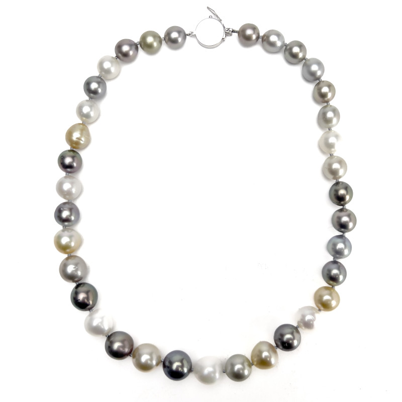 Graduated Pearl Necklace with Gold Clasp