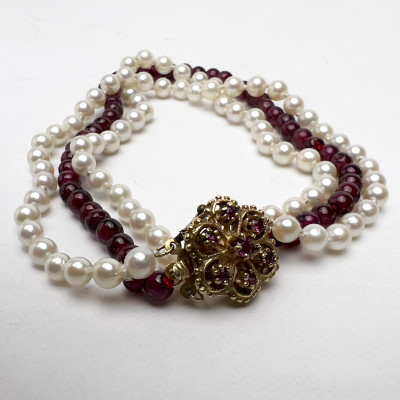 Pearl and Garnet Choker Necklace and Gold Clasp Bracelet
