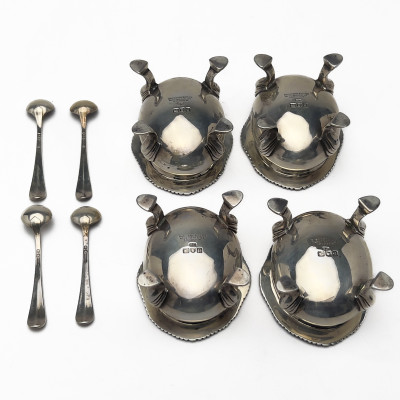 Garrard - 4 Silver Salt Cellars with Spoons