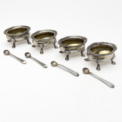 Garrard - 4 Silver Salt Cellars with Spoons