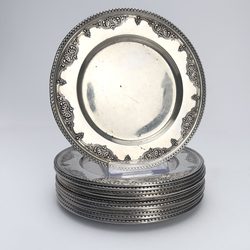 R. Wallace &amp; Sons - Silver Sir Christopher Plates, Set of 12
