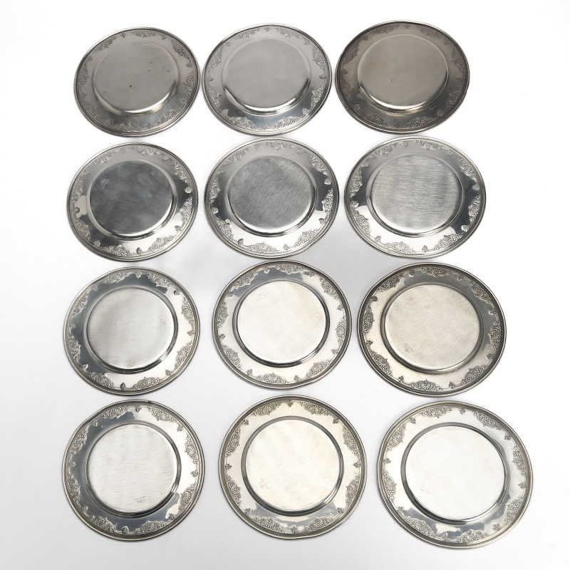 R. Wallace &amp; Sons - Silver Sir Christopher Plates, Set of 12