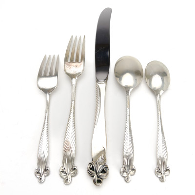 Wallace - Orchid Elegance Flatware, Silver Service for 12