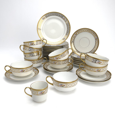 Villmont Maison Anvers Gilded Floral Partial China Service