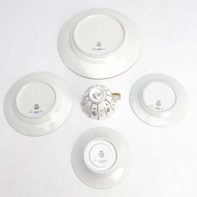Royal Copenhagen - Henriette Dinner Service for 16+