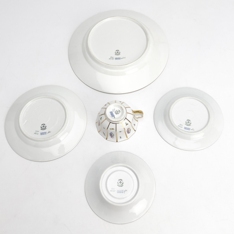 Royal Copenhagen - Henriette Dinner Service for 16+