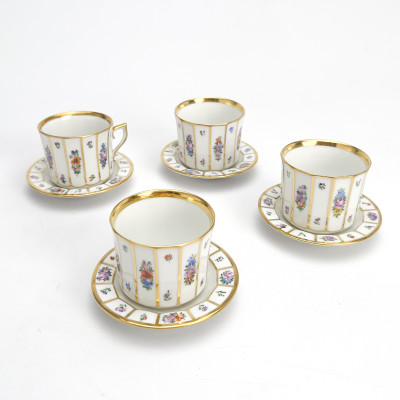 Royal Copenhagen - Henriette Dinner Service for 16+