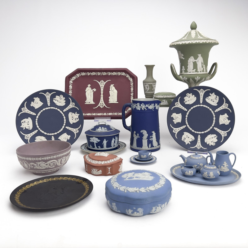 Wedgwood - 20 Pieces of Jasperware
