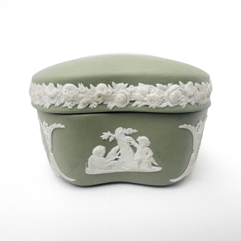 Wedgwood - 20 Pieces of Jasperware