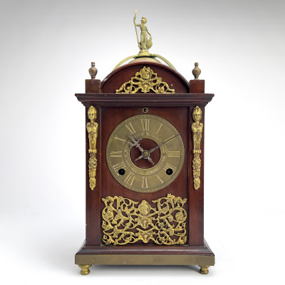 New Haven (attributed) Bracket Clock