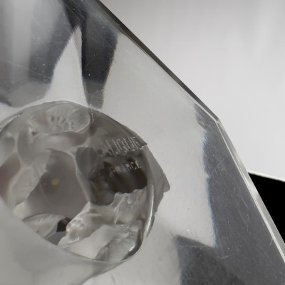 Lalique - A Pair of Mesanges Candlesticks