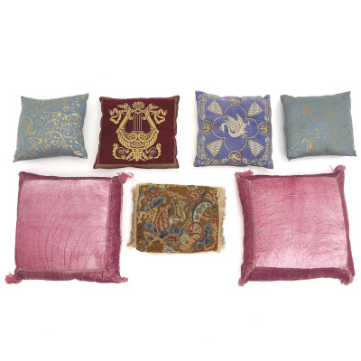 Image for Lot Decorative Pillows, Group of 7