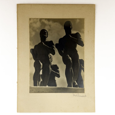 Alfred Eisenstaedt - Running Statues