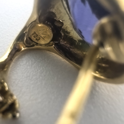 Movado - Gold Earrings with Amethyst Diamond