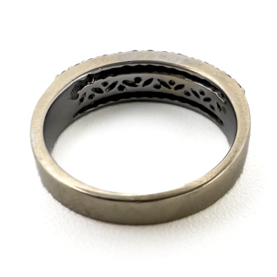 White Gold Diamond Melee Band