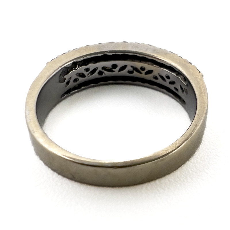 White Gold Diamond Melee Band