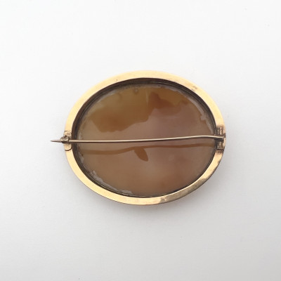 Gold Cameo Brooch "Day and Night"
