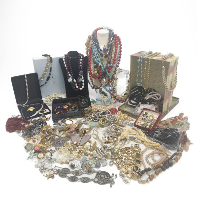 Image for Lot Costume Jewelry Klondike