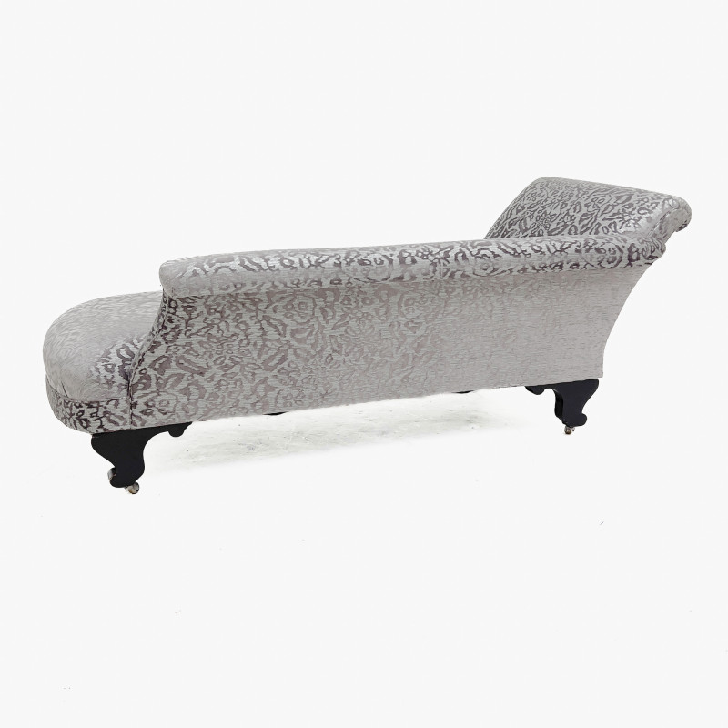 A Contemporary Brocade Upholstered Chaise Longue