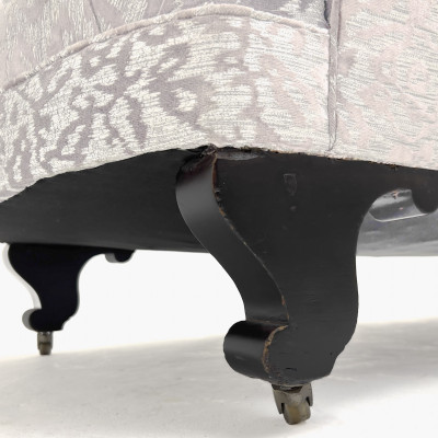 A Contemporary Brocade Upholstered Chaise Longue