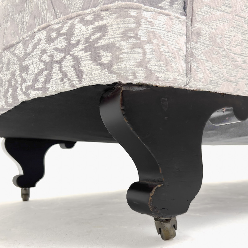 A Contemporary Brocade Upholstered Chaise Longue