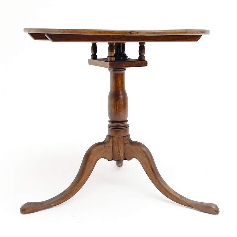 A Queen Anne Tilt-top Tea Table