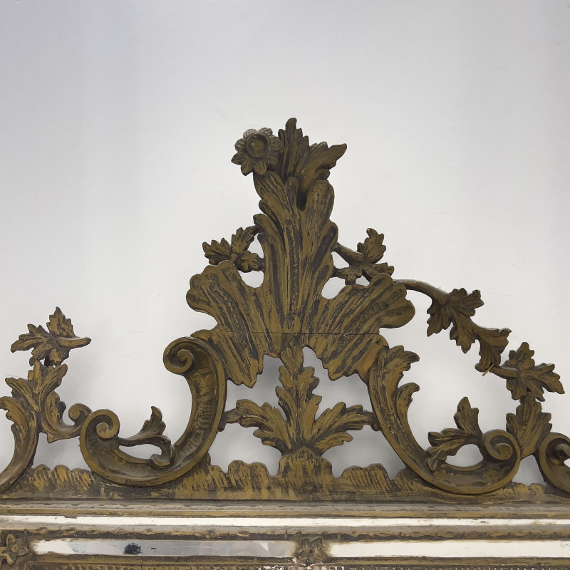 A Chippendale Style Carved Gilt-Wood Wall Mirror