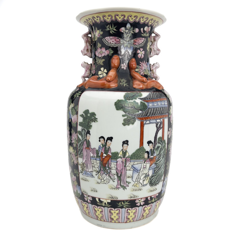 Chinese Famille Rose Rose Medallion Porcelain Baluster Vase