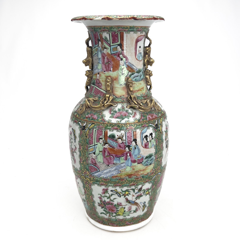 Chinese Canton Rose Medallion Porcelain Baluster Vase