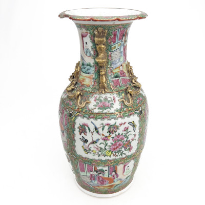 Chinese Canton Rose Medallion Porcelain Baluster Vase