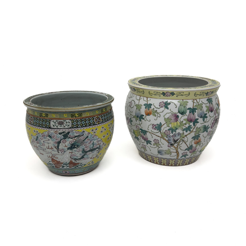 A Chinese Famille Verte and A Famille Rose Porcelain Fish Bowls (2)