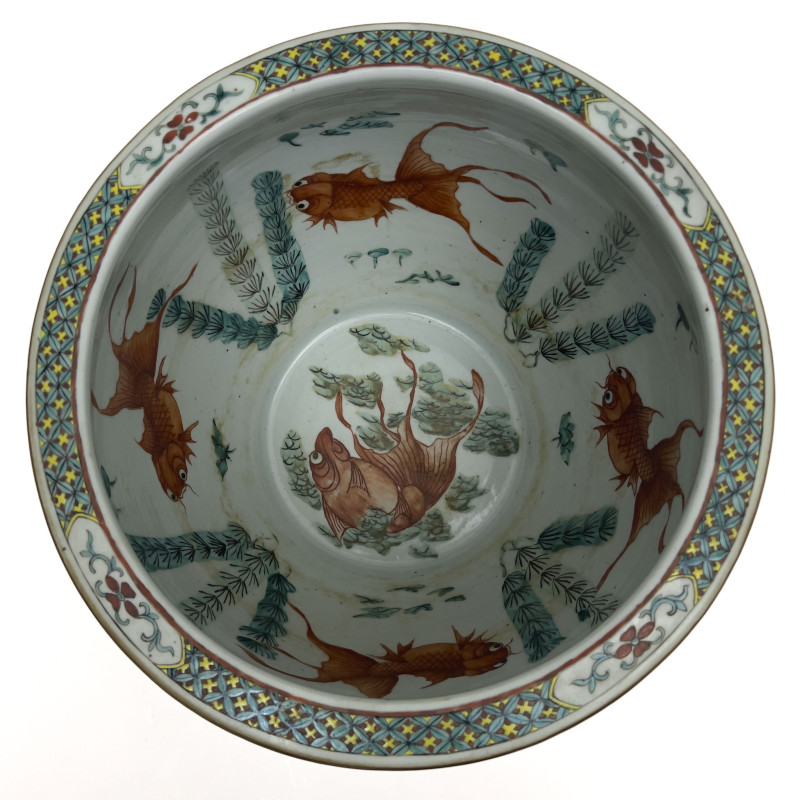 A Chinese Famille Verte and A Famille Rose Porcelain Fish Bowls (2)