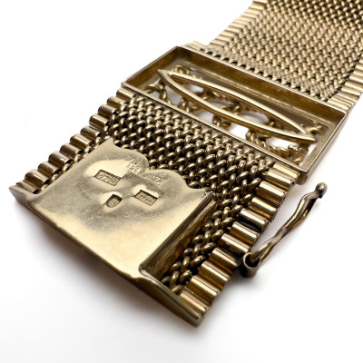 An Argentine 18k yellow gold mesh bracelet