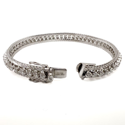An 18-Karat White Gold and Diamond Tennis Bracelet