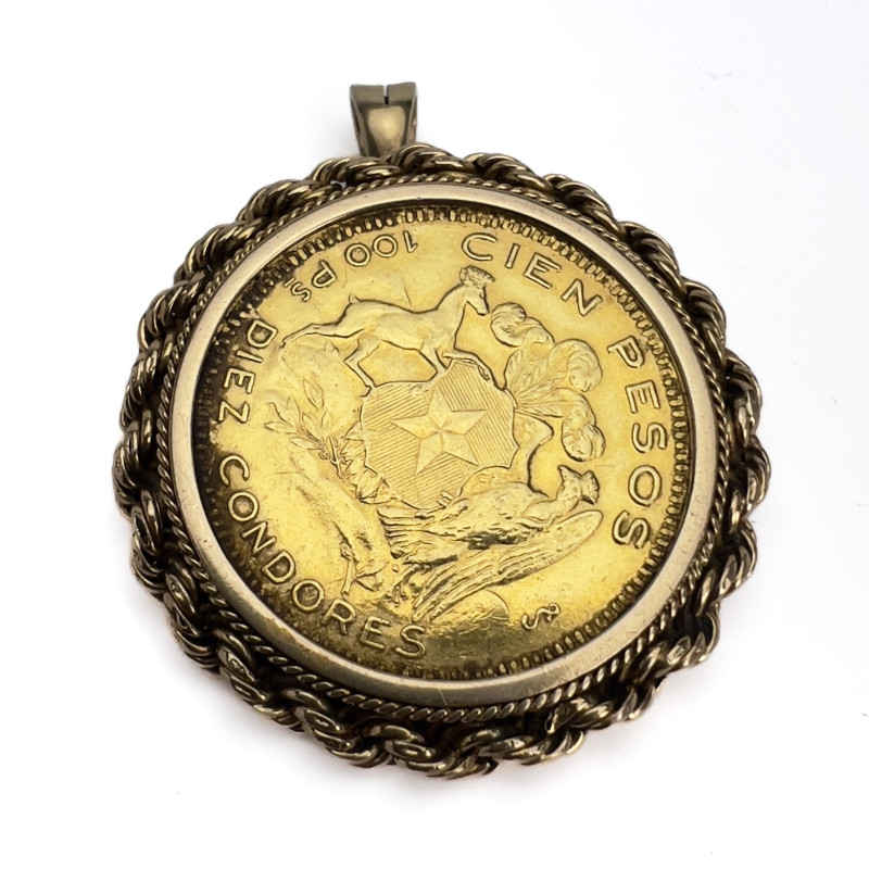 A Chilean gold coin pendant and brooch combination