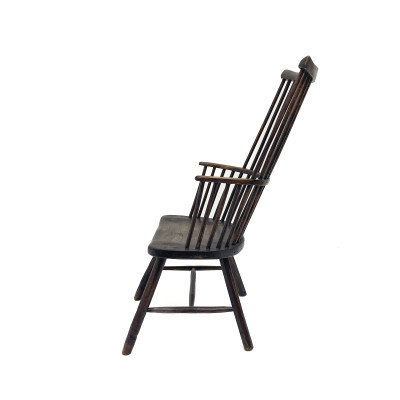 An Antique Comb-Back Windsor Armchair