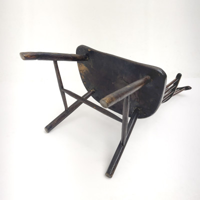 An Antique Comb-Back Windsor Armchair
