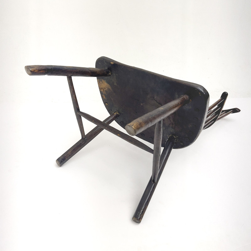 An Antique Comb-Back Windsor Armchair