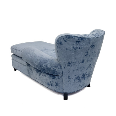 A Contemporary Upholstered Chaise Longue Chair