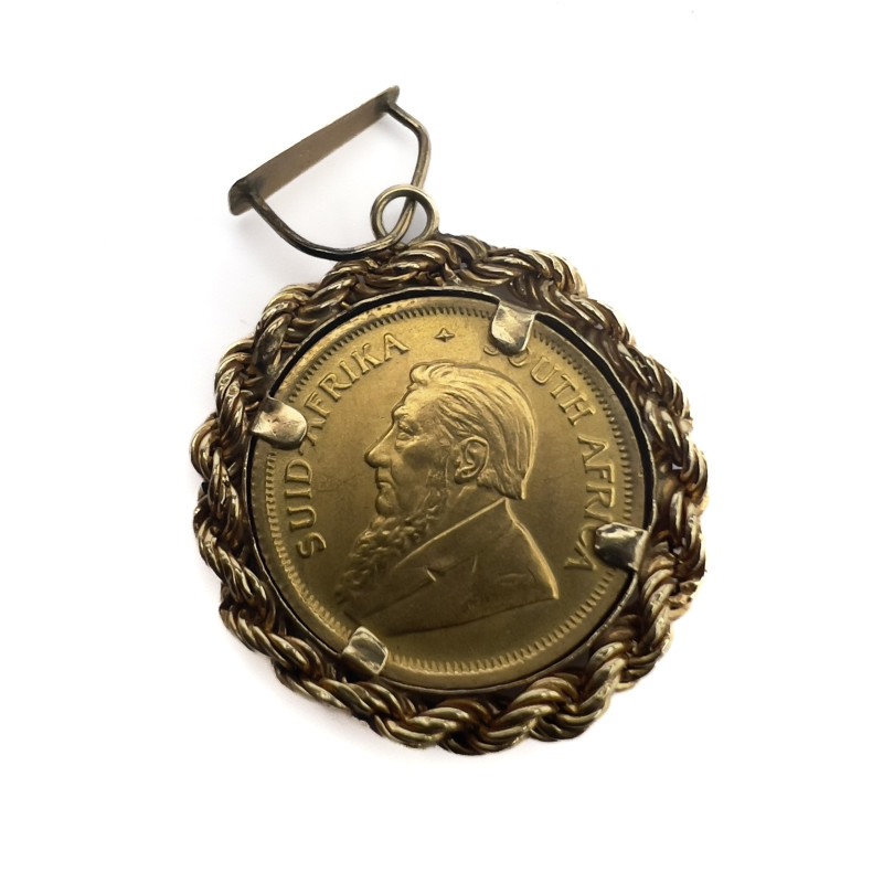 A South African 1/10 Krugerrand Gold Coin Set Pendant