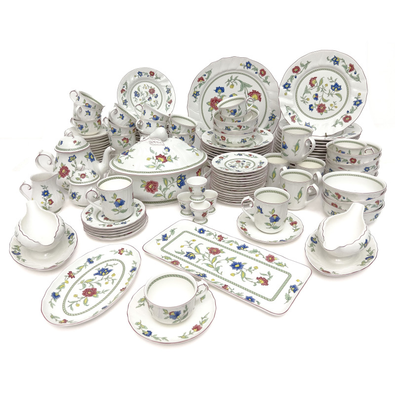 Villeroy &amp; Boch - 100+ Pieces 'Persia' Pattern Porcelain Dinner Service