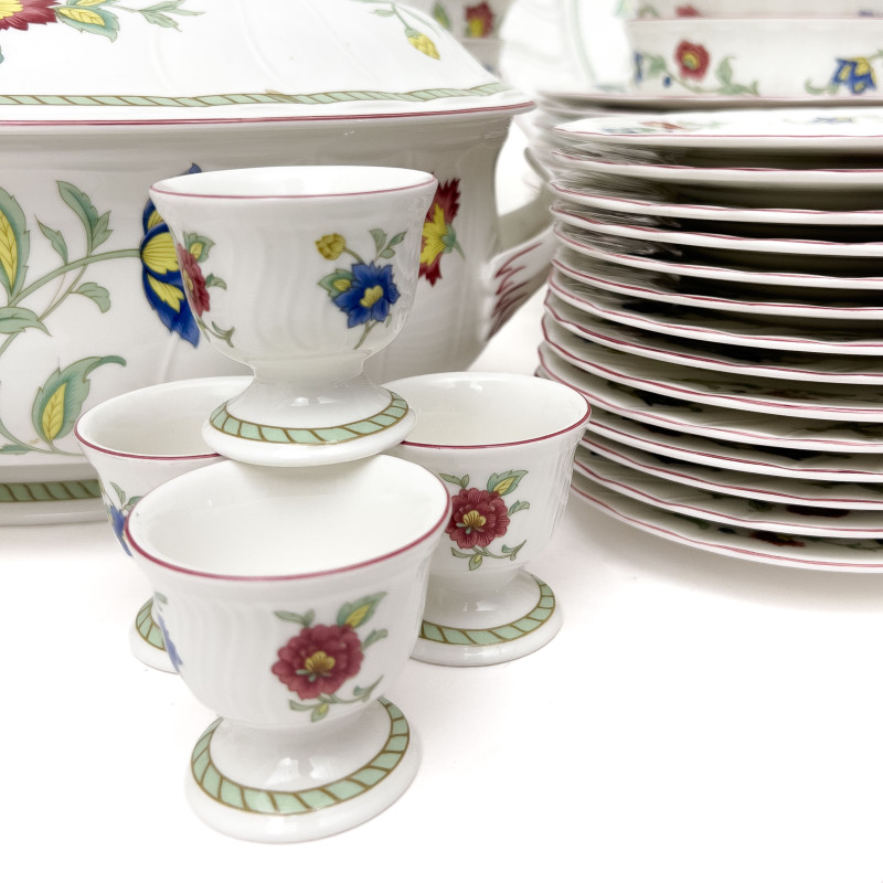 Villeroy &amp; Boch - 100+ Pieces 'Persia' Pattern Porcelain Dinner Service